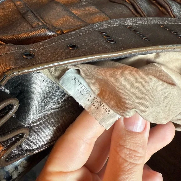 Bottega Veneta Shoulder Bag - Picture 12 of 16